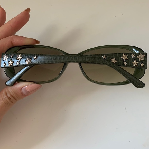 FENDI FS5185 GREEN STAR STUDDED SUNGLASSES - Picture 3 of 4